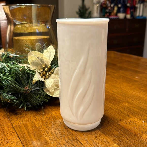 Hazel Atlas Vintage milk glass vase - Picture 1 of 3